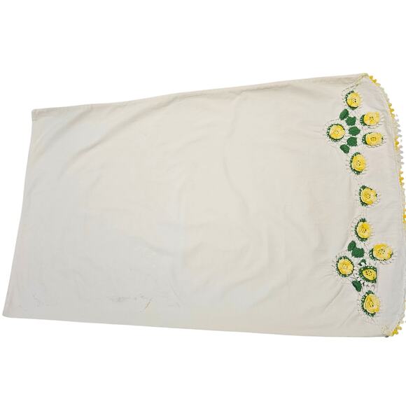 Vintage Crochet White Pillowcase Set of 2 with Yellow Roses & Green Leaves - Picture 5 of 10
